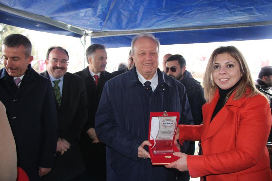 SURİYE DOSTLUK DERNEĞİMİ OKUL AÇILIŞ TÖRENİNDE FOTOGRAFLAR